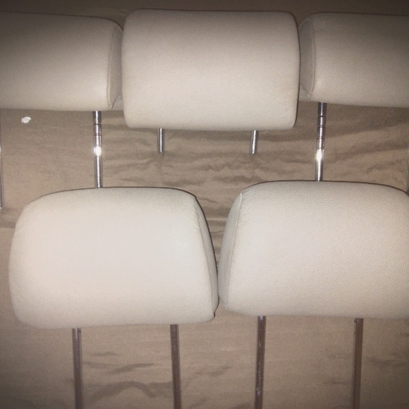 5 BEIGE BMW X5 3.0i LEATHER HEADRESTS W/ ALL EMBLEMS - Picture 1 of 9